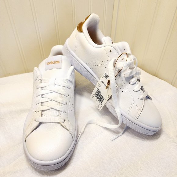 adidas Shoes - NIB adidas Women's White/copper Advantage Cloudform Leather Sneakers Size 7
